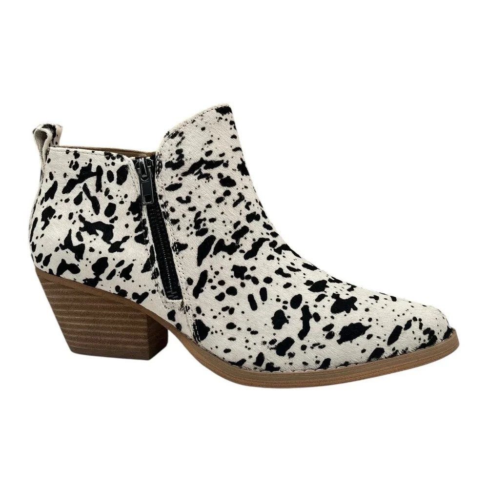 Very Volatile Women's Haircalf Gracemont Ankle Booties Size 8 Chocolate Chip